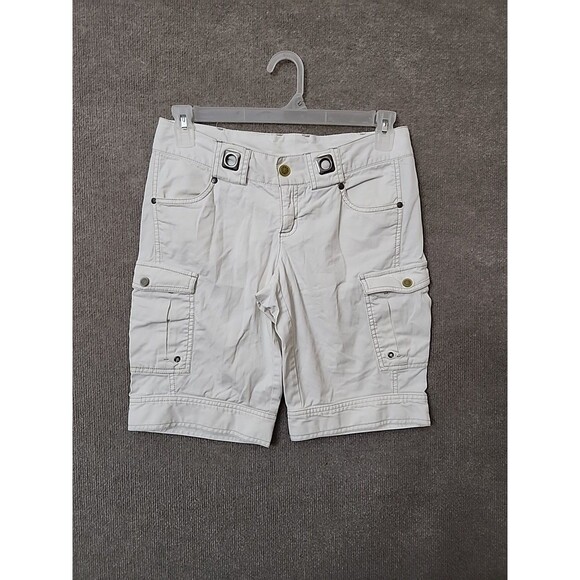 Athleta Kick It Bermuda Cargo Shorts Womens 4 White Pockets Utitlity - Picture 1 of 10